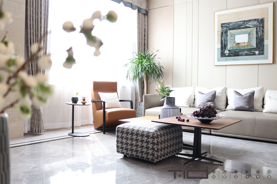 现代轻奢-明新.半岛花园-别墅-300㎡装修实景效果图